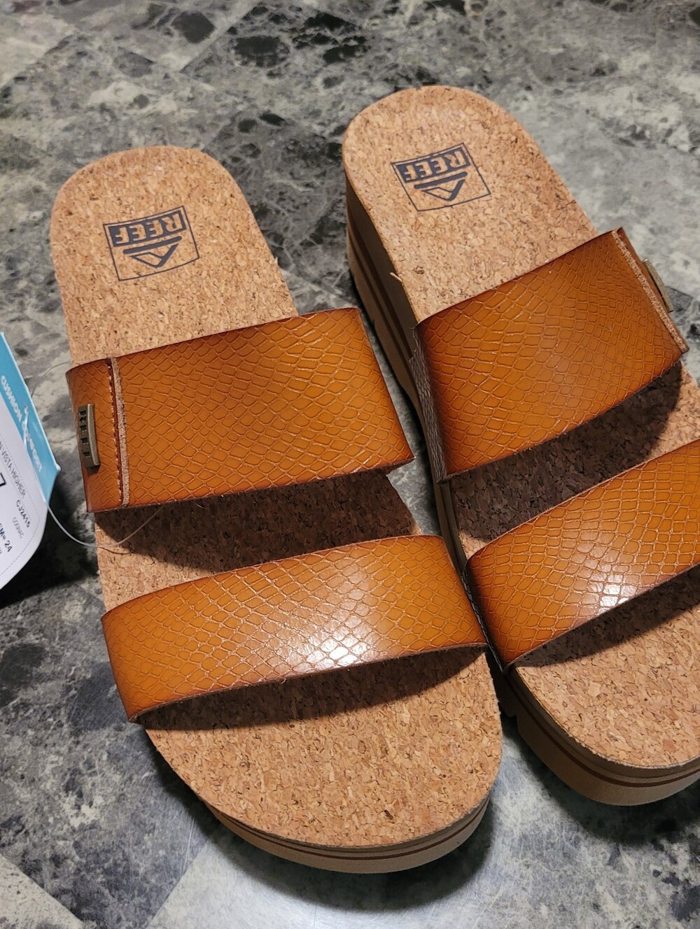 NWT REEF CUSHION VISTA HIGHER SLIDE SANDALS - Picture 5 of 8